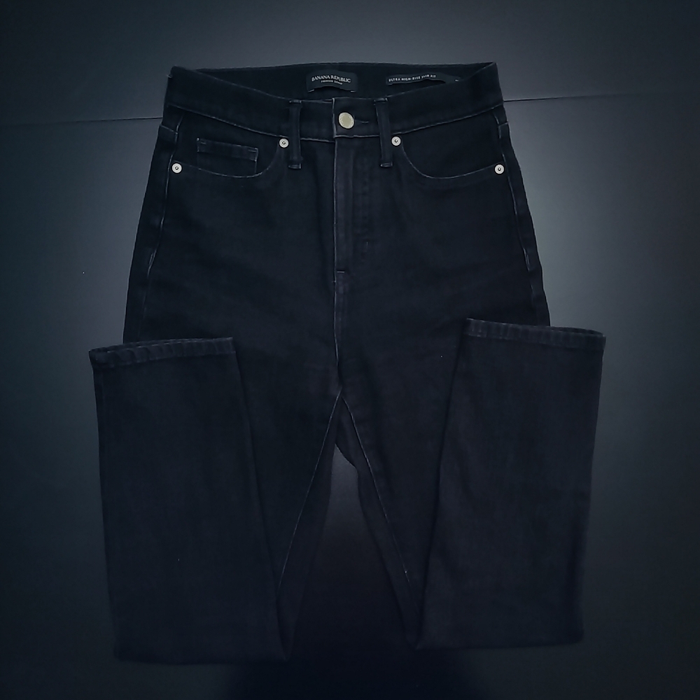 Black High-Waisted Jeans